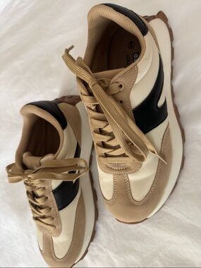 Lucky Step Platform Fashion Sneakers